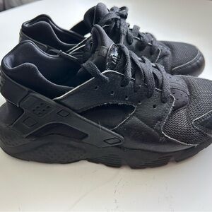 Nike Kids Black Sneakers